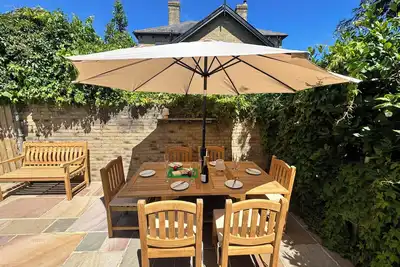 Image de Parley House, Cowes walk to Harbour Restaurants and Cafes