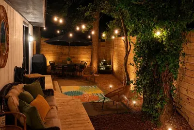 Image de The Barlow House  Stylish Retreat with Fire Pit & Outdoor Living