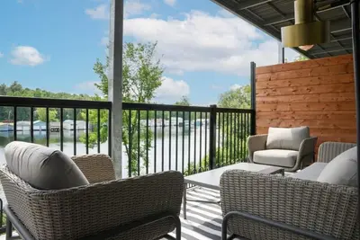 Image de Le 102 Condo moderne au cœur de Magog