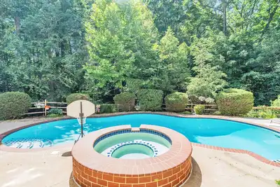 Image de Private Oasis Retreat with a Pool