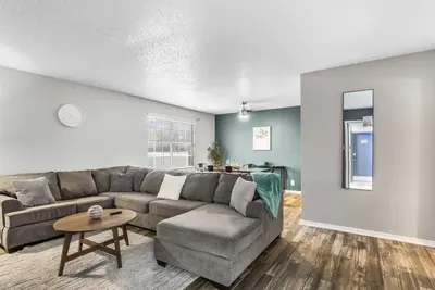 Image de 2 Min At&T Stadium Walk | Cozy & Clean 2br Apt
