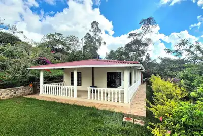 Image de A peaceful country villa with incredible views