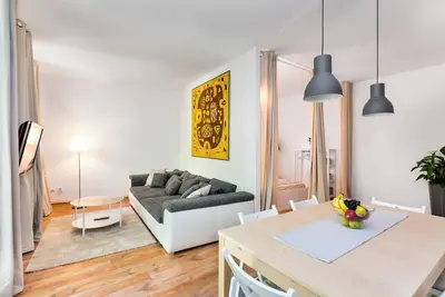 Image de Lovely Apartment 16 Minutes From Friedrichstr. (Center)