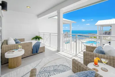 Image de The Lighthouse | Ocean and Pool Views, Game Room, Pool + Dock Access