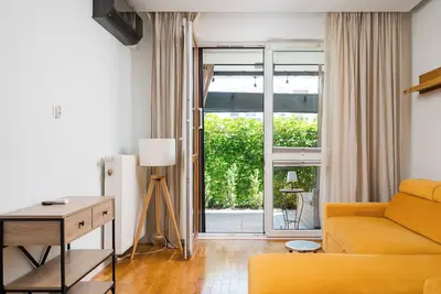 Bemowo Modern Apartment with Garden