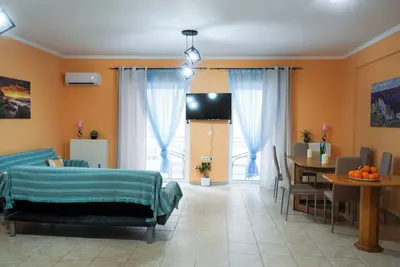 Image de Elena's quiet gem 2bedroom condo in tranquil Nafplion with Ac for relaxing stays