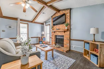 Image de Near Dining & Mem - Hickory Hill Home