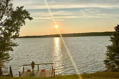 Image de Sunset Escape on Crowe Lake | Kayaks & Fire Pit