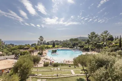 Image de À quelques min de la plage | Piscines sur place
