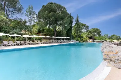 Image de Maison duplex avec terrasse | 4 Piscines & tennis