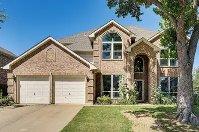 Image de Arlington Home w/ Pool: Just Over 1 Mi to Stadium