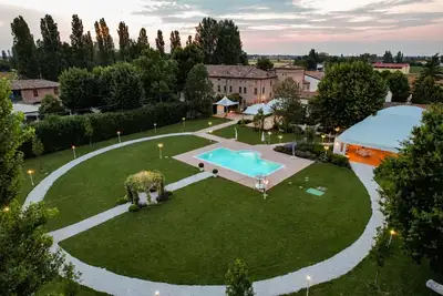 Image de Villa à San Giacomo Roncole avec 12 chambres à coucher, 30 couchages