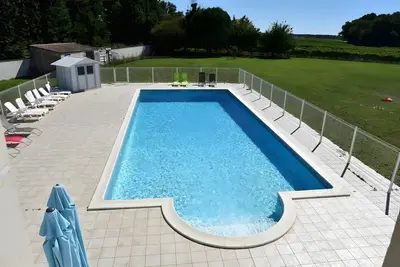 Image de Le Clos Rançanne 25-30 pers, piscine sur 1 ha, mariage, fêtes, cousinades. Royan Saintes, Cognac