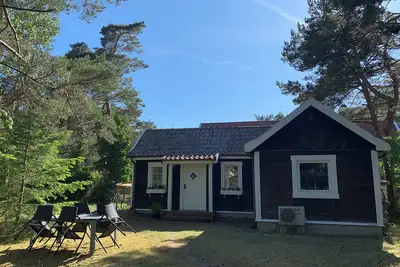 Image de Serene 2-bedroom cottage with Ac in charming Skåne län