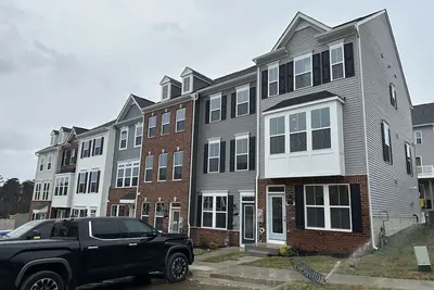 Image de Modern 3 Br/4 Beds Townhome Convenient to Waterfront, Bwi Airport & Us Capital