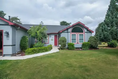 Image de Beautiful Golf Course Getaway in Charming Eagle, Id!