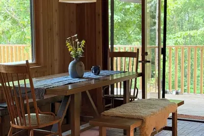 Image de Maison 4ch vue lac, Spa bien-être, Forêt de cèdres, 7 min ville - cabane kumo!