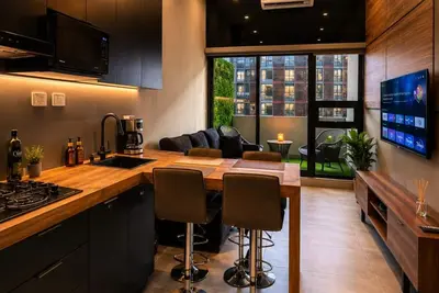 Image de Luxury Downtown Escape | Pool & City Views