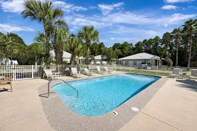 Image de Pool Cottage Near Beach & Wharf