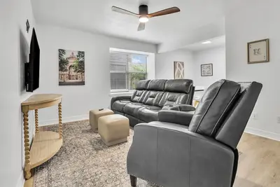 Image de Austin: 3 Blocks From Texas A&M, King Beds