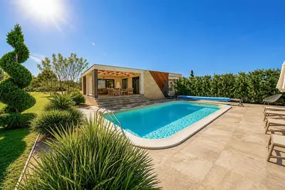 Image de Lovely home in Zerava