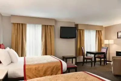 Image de 3 Units | Near Dutch Wonderland Amusement Park-1. mi | Free Parking & Breakfast