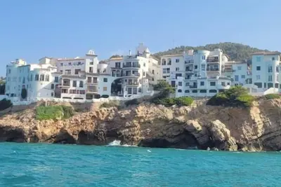 Image de Charming apartment on the cliffs overlooking the sea