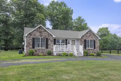Image de Beautiful 3-bedroom cottage on 10 acres in charming Bluemont