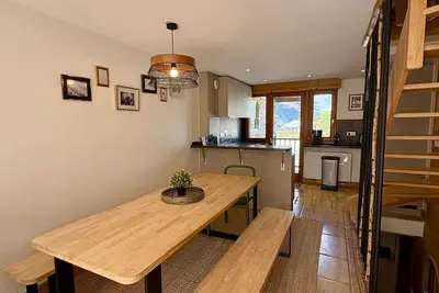 Image de Chalet rénové avec parking, balcon - 7 pers.