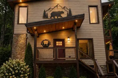 Image de ★ Newly Listed Modern Cabin for Family Adventures and Romantic Escapes ★