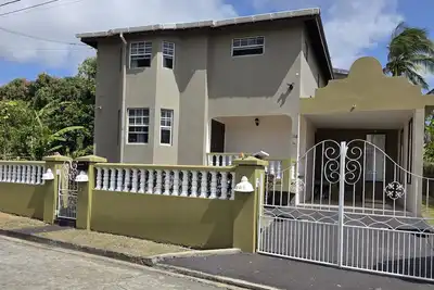 Image de Breezy Warm Paradise, Private Parking, Large Backyard and Cozy Patios, Free Wifi