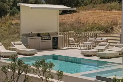 Image de Norma Villa, Heated Pool, Walk to Shops & Dining