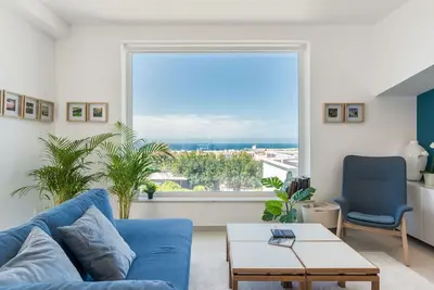 Image de Belle maison de vacances privée avec climatisation, bain à remous, Wifi, Tv et terrasse