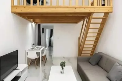 Skylit Loft Duplex in Historic Old Town Courtyard