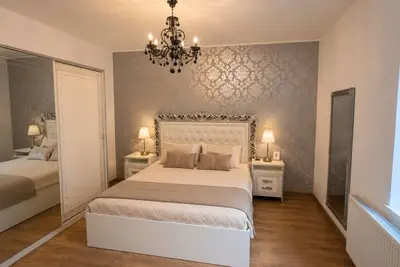 Image de Elegant Boutique Apartment with Luxury Bedroom