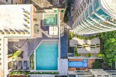 Image de Regatta Living ll with Breakfast Included! - 907