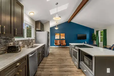 Image de Modern 4br Family Friendly Retreat W Hot tub