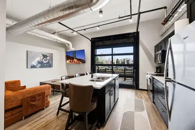 Image de Designer Downtown Fargo Loft · 2br/1ba · Minutes to Ndsu & Fargodome