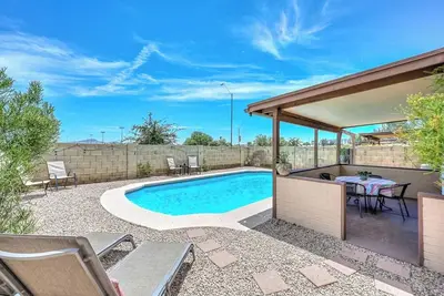 Image de No Llama Drama Poolside Retreat-Optional Heated Pool November through April!