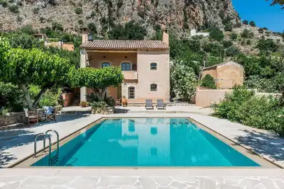 Image de Villa en pierre avec piscine privée à Kamares