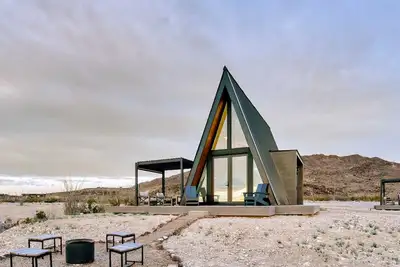 Image de A-Frame pittoresque magnifiquement conçu à Terlingua, Texas