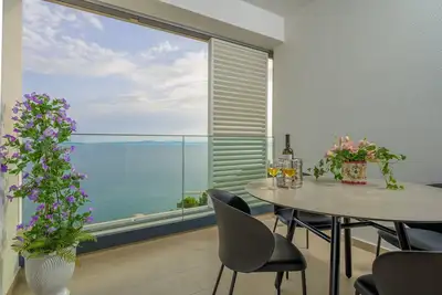 Image de Appartement « Blue Horizon » : vue mer, Wi-Fi et chauffage au sol