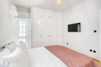 Image de Spacious 3-Bedroom Apartment with Balcony Near Glyfada Center & Beach