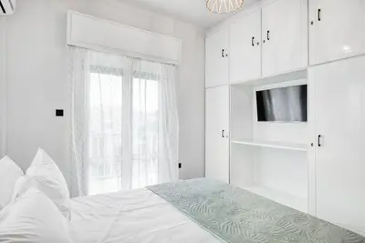 Image de Spacious 2-Bedroom Sea View Apartment with Private Patio & Atrium
