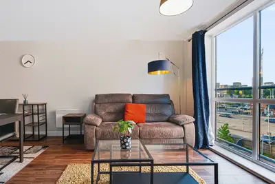 Image de Stunning 2bdr 2Bath Salford Apartment with Parking