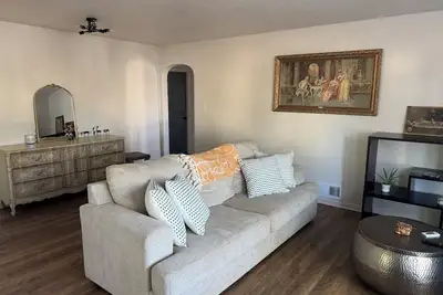 Image de Golden Hour Getaway, tucked less than a mile from Frontier Park and downtown!