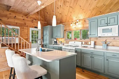 Image de Lazy Loon: Cozy lakefront cottage with private beach & dock in Damariscotta