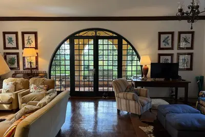 Image de Historic Mansion with Fireplace in Campos do Jordão