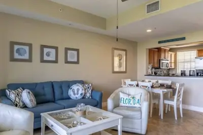 Image de 2 mins from beach, waterfront views, sleeps 7