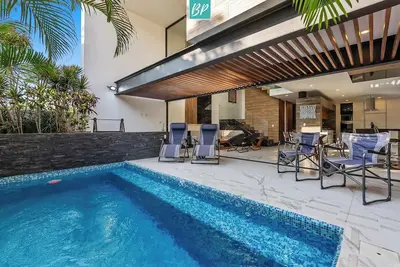 Image de Private Villa for 10: Pool + Roof + Jacuzzi + Club